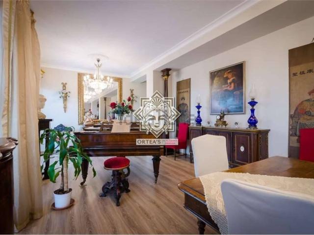 Appartamento in vendita di 222 m² in Via Torino