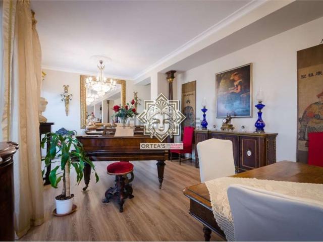 Appartamento in vendita di 222 m² in Via Torino