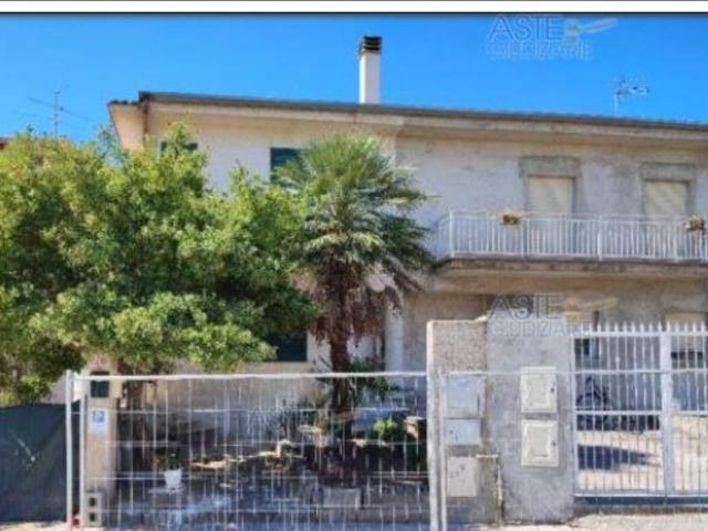 Appartamento in vendita di 222 m² in Viale della Regina