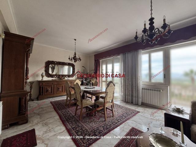 Appartamento in vendita di 222 m² in Piazza Sebastiano Bagolino, 3