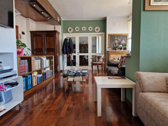 Appartamento in vendita di 223 m² in Via Filippo Turati