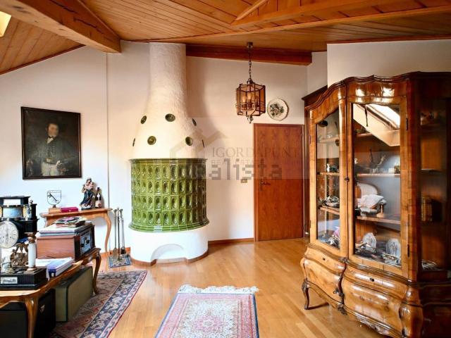 Appartamento in vendita di 223 m² in Via Cavour