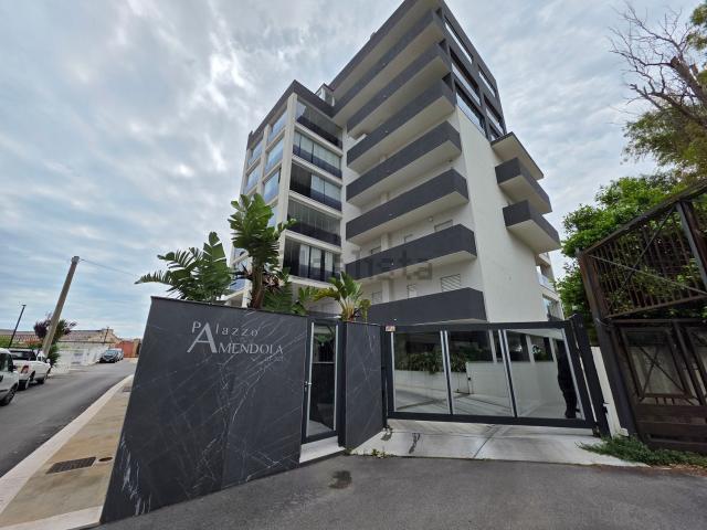 Appartamento in vendita di 223 m² in Via Giovanni Amendola, 126