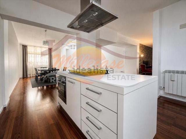 Appartamento in vendita di 223 m² in Via Grottasanta