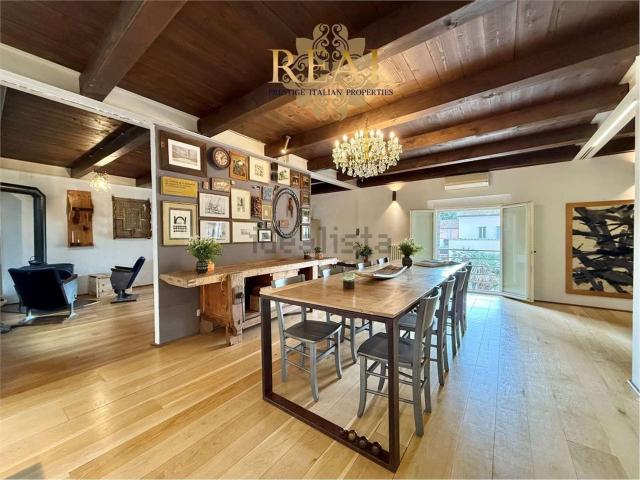 Appartamento in vendita di 223 m² in Via di Roma