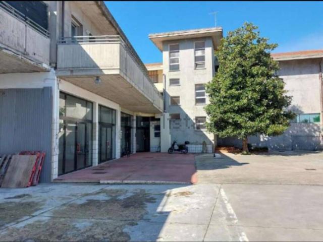 Appartamento in vendita di 223 m² in Via Emilia Romagna