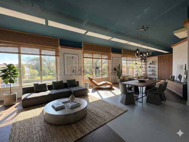 Appartamento in vendita di 223 m² in Via Indipendenza