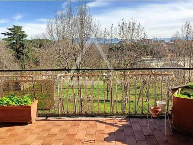 Appartamento in vendita di 223 m² in Via Renato Fucini, 248