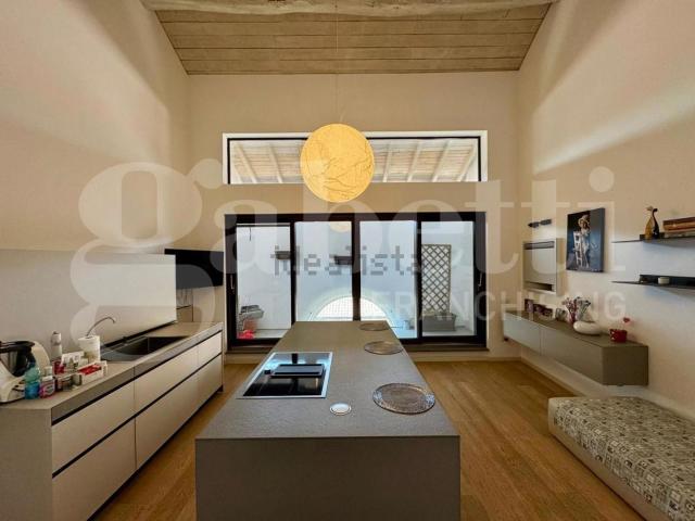 Appartamento in vendita di 224 m² in Via Colletta, 10