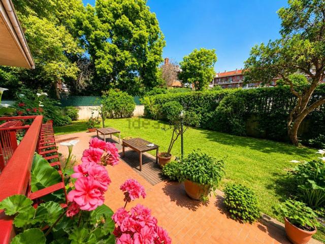 Appartamento in vendita di 224 m² in Via Andrea Millevoi, 763