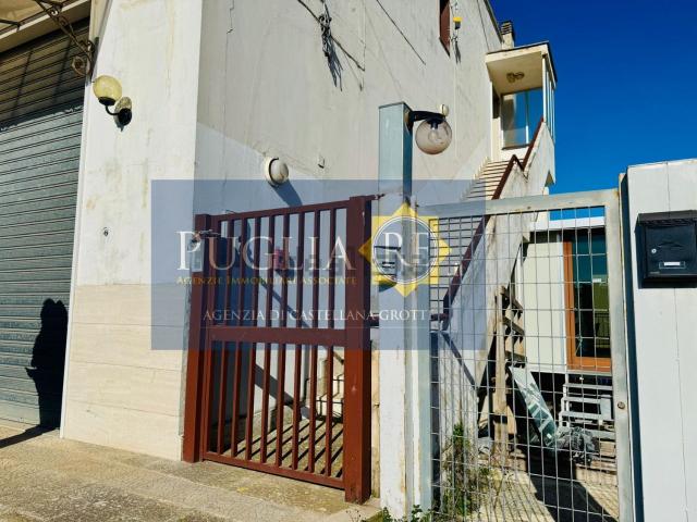 Appartamento in vendita di 224 m² in Via Don Luigi Sturzo