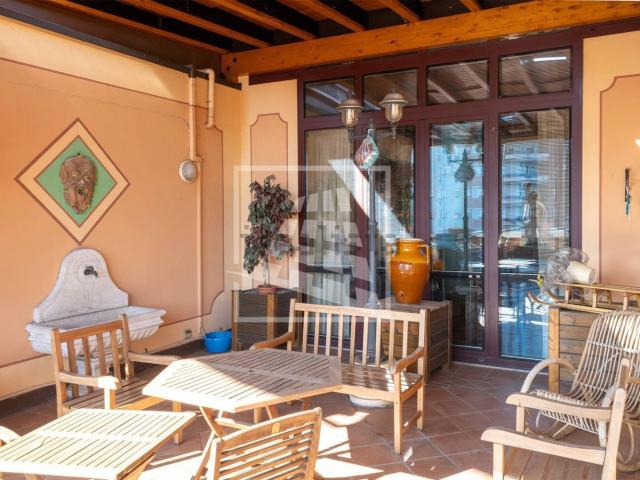 Appartamento in vendita di 224 m² in Via Martiri di Cervarolo