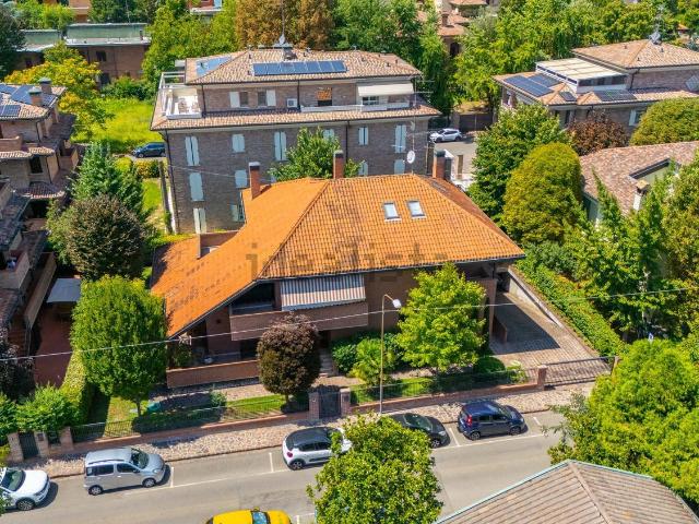 Appartamento in vendita di 225 m² in Via Cosmé Tura, 12