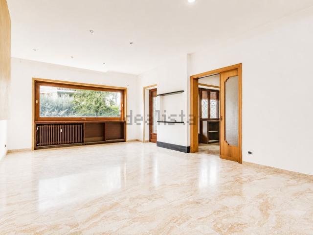 Appartamento in vendita di 225 m² in Via Cassia, 929