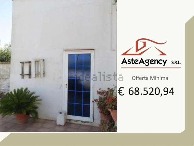 Appartamento in vendita di 225 m² in Via G. Leopardi, 27