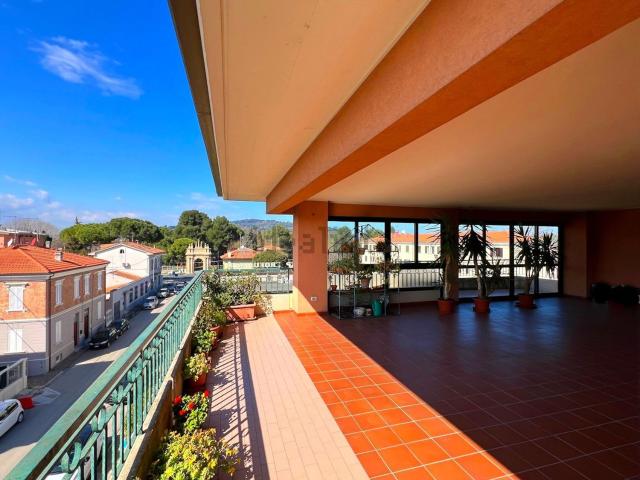 Appartamento in vendita di 225 m² in Via Gai Pietro