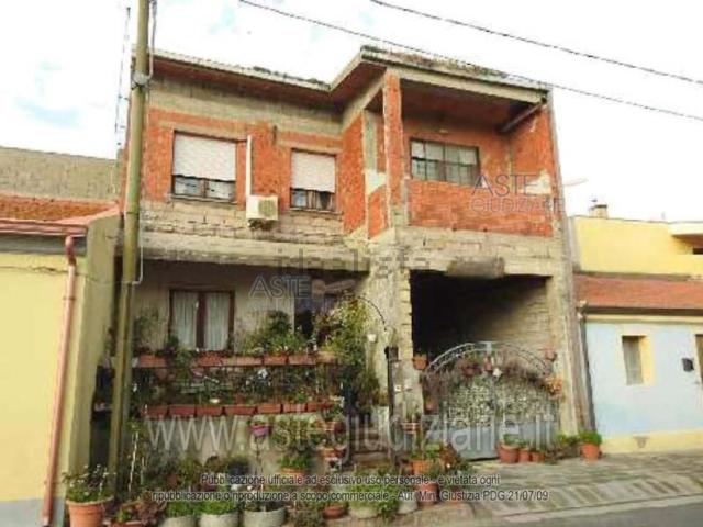 Appartamento in vendita di 225 m² in Via Grazia Deledda, 35