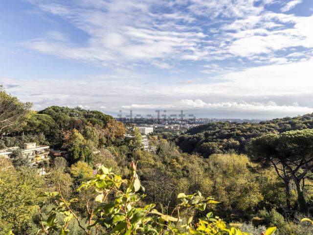 Appartamento in vendita di 225 m² in Via della Camilluccia