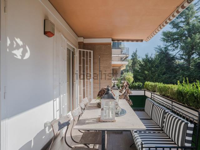 Appartamento in vendita di 225 m² in Via della Farnesina, 235