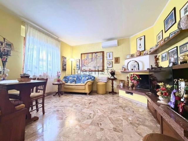 Appartamento in vendita di 225 m² in Via Francesco Dè Largi
