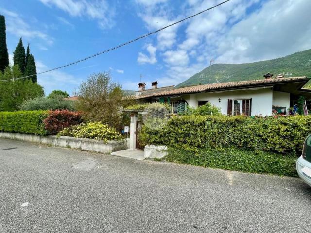 Appartamento in vendita di 225 m² in Via Prato Grande, 3