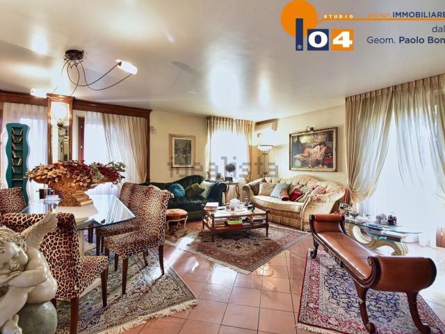 Appartamento in vendita di 225 m² in Via Ottorino Respighi