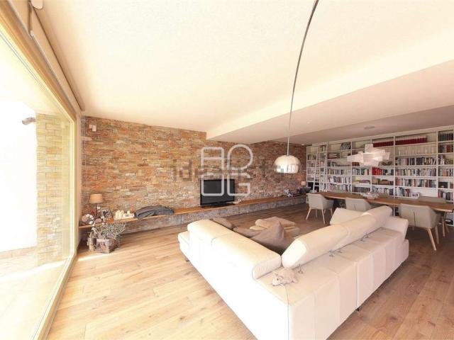 Appartamento in vendita di 225 m² in Via Luciano Manara