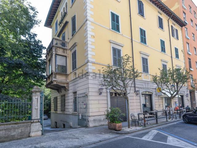 Appartamento in vendita di 225 m² in Via Solferino