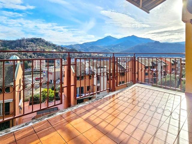 Appartamento in vendita di 225 m² in Via San Biagio di Valpolcevera