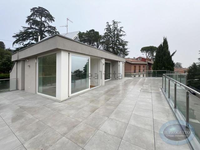 Appartamento in vendita di 225 m² in Via Pier Paolo Molinelli