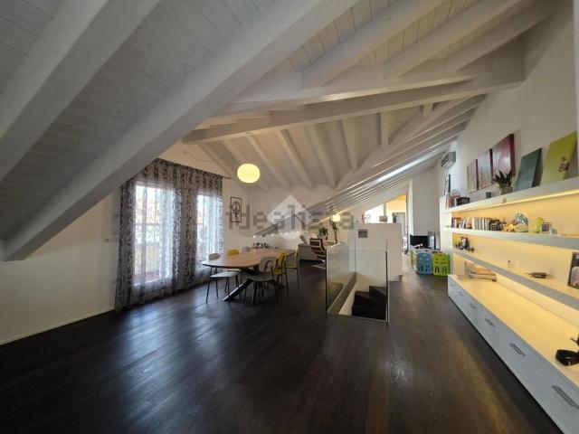 Appartamento in vendita di 225 m² in Via Pietro d&apos Abano, 3002