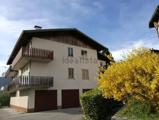 Appartamento in vendita di 225 m² in Via Pilastro