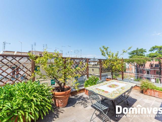 Appartamento in vendita di 225 m² in Via Trebio Littore
