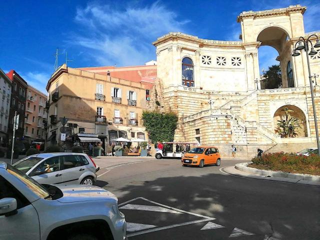 Appartamento in vendita di 225 m² in Piazza Martiri D&apos Italia, 17