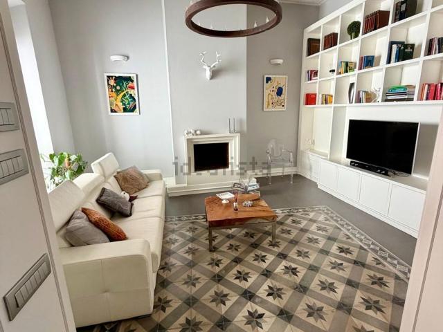 Appartamento in vendita di 226 m² in Via Carraro