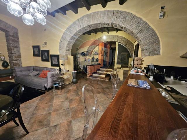 Appartamento in vendita di 226 m² in Via Cristoforo Colombo, 2