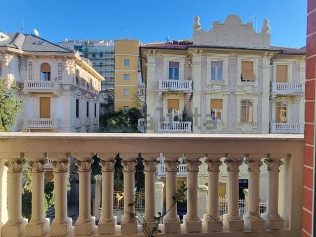 Appartamento in vendita di 226 m² in Via Beato Formica