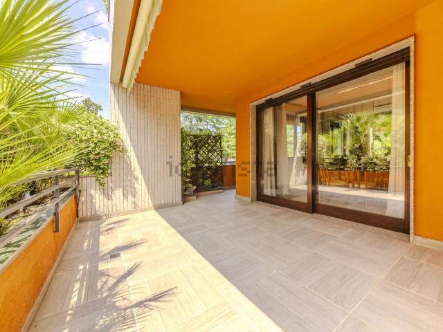 Appartamento in vendita di 226 m² in Via Marmolada, 8