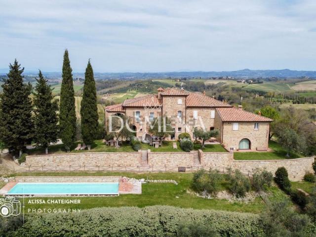 Appartamento in vendita di 226 m² in Via Pancole