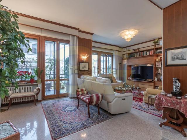 Appartamento in vendita di 226 m² in Viale Montello, 20