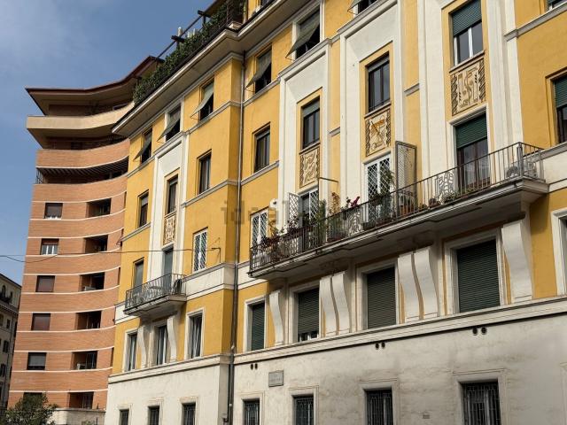 Appartamento in vendita di 227 m² in Via Carlo Poma