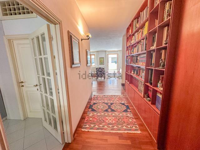 Appartamento in vendita di 227 m² in Via Giambattista Tiepolo