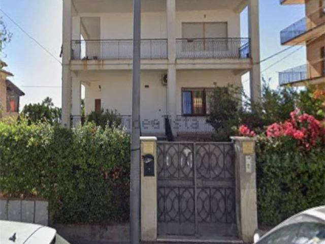 Appartamento in vendita di 227 m² in Via Nazionale, 110