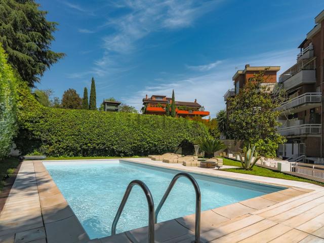 Appartamento in vendita di 227 m² in Viale Cortina d&apos Ampezzo