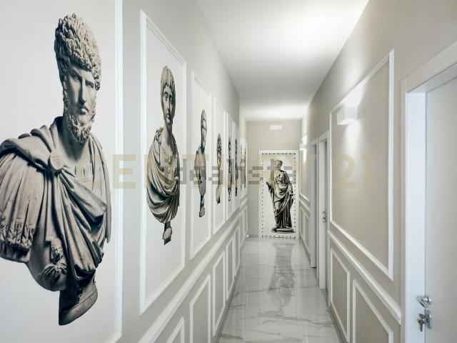 Appartamento in vendita di 228 m² in Via Giuseppe Pisanelli, 40