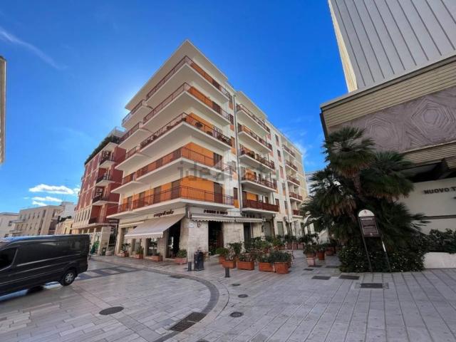 Appartamento in vendita di 228 m² in Piazzetta Giustino Durano, 4