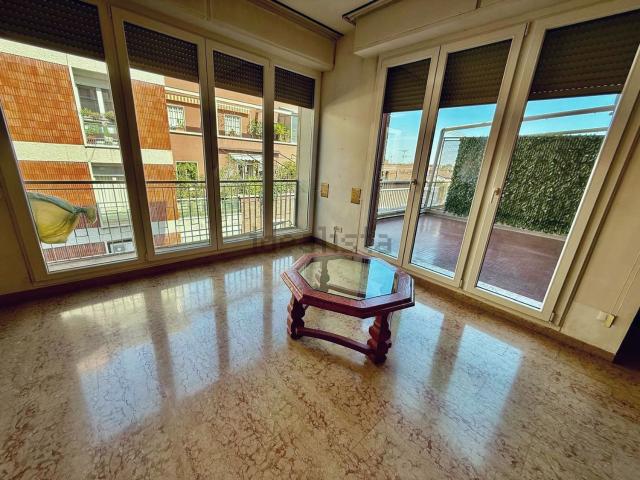 Appartamento in vendita di 228 m² in Via Guglielmo Marconi