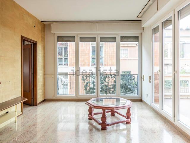 Appartamento in vendita di 228 m² in Via Guglielmo Marconi