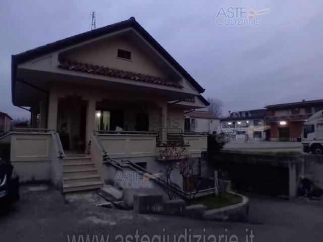 Appartamento in vendita di 228 m² in Via dei Ciclopi, 1