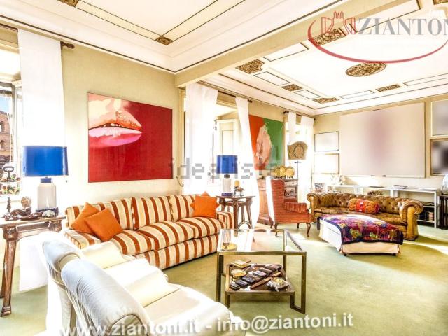 Appartamento in vendita di 228 m² in Via di Campo Marzio